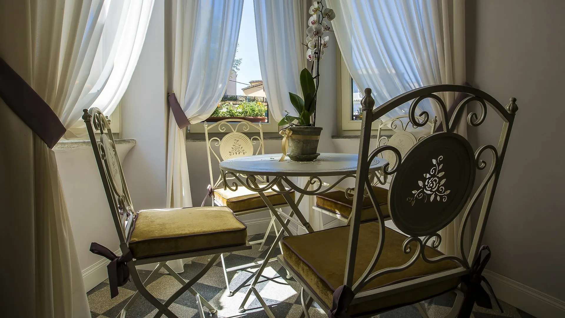 Trastevere Royal Suite Rome 2*,