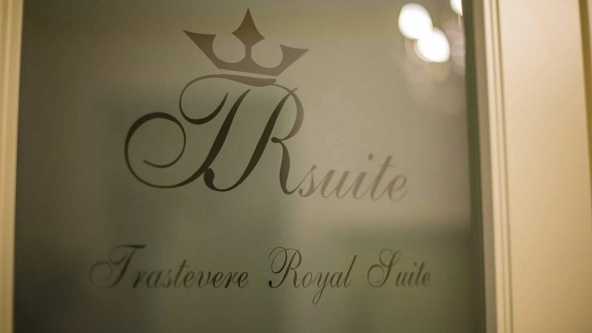 Trastevere Royal Suite Rome 2*,  Italy