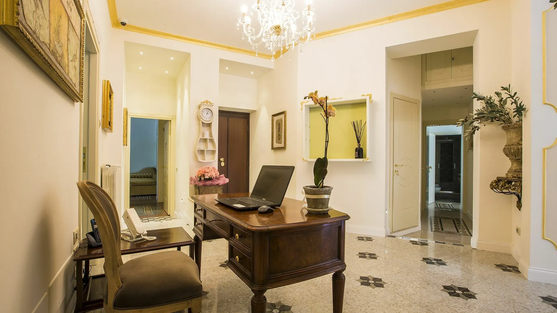 Trastevere Royal Suite Rome 2*,  Italy